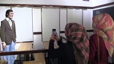 balmumu heykeli - Kemal Sunal anı odasında ziyaretçi yoğunluğu - MALATYA Videosu
