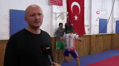 sampiyon - Azerbaycanlı Aykhan Mammadov, 2019 Dünya Kick Boks Şampiyonası’na Giresun’da hazırlanıyor  Videosu