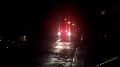 Esenyurt'ta çatı yangınları - İSTANBUL 