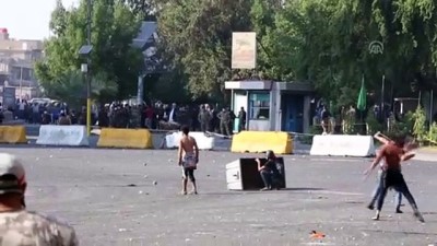 hukumet karsiti - Irak'ta hükümet karşıtı gösteriler - BAĞDAT  Videosu