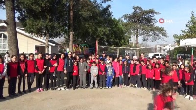  Polisler öğrencilerle bir araya geldi 