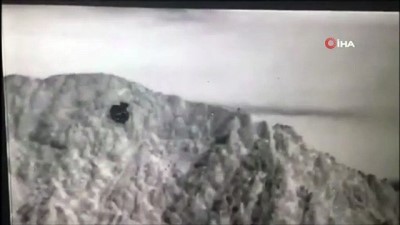  MSB: 'Irak'ın kuzeyi Gedik Üs Bölgesinden terör örgütü PKK’ya ait olduğu tespit edilen mağaraya yapılan havan atışıyla birden fazla çıkışı bulunan bir mühimmat deposu vurularak imha edildi'
