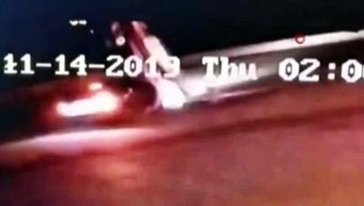 totem -  Toteme vurup deviren araç sürücüsü olay yerinden böyle kaçtı  Videosu