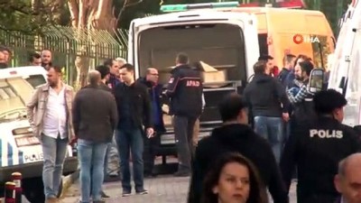  Bakırköy Osmaniye'de bulunan bir dairede 1'i çocuk 3 kişinin cansız bedeni bulundu. Olay yerine çok sayıda polis ekibi sevk edildi. Polisin evdeki incelemesi sürüyor. 