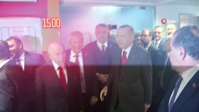 izlanda -  Cumhurbaşkanı Erdoğan, soyunma odasına inerek millileri kutladı  Videosu