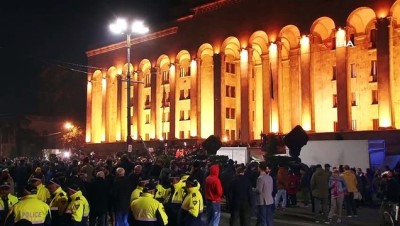 milletvekili -  - Gürcistan’da halk sokaklara döküldü  Videosu