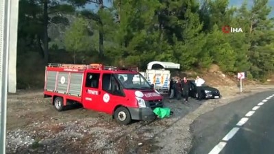  Ticari araç ile kamyonet çarpıştı: 1 ölü, 2 yaralı