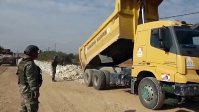 sosyal medya - MSB, Türkiye'nin Tel Abyad'daki yol yapım çalışmalarının görüntülerini paylaştı - ANKARA  Videosu