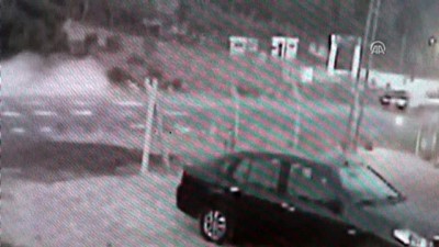 Otomobil şarampole devrildi: 2 yaralı - GAZİANTEP 