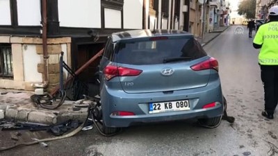 Otomobille servis minibüsü çarpıştı: 4 yaralı - EDİRNE 