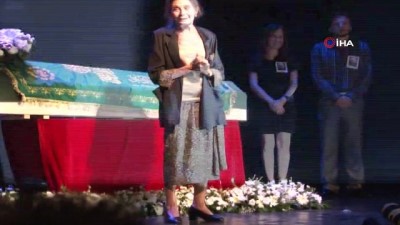  Ünlü tiyatro sanatçısı Yıldız Kenter hayatını kaybetti