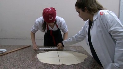  Yabancı gelin Türk mutfağının lezzetlerini kursta öğreniyor 