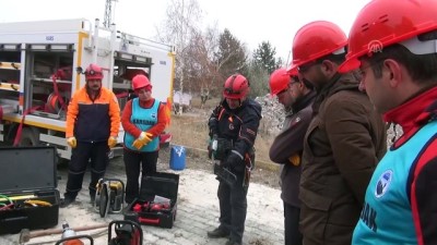 kurtarma tatbikati - Kars'ta AFAD gönüllüleri ve ekiplerinin yaptığı deprem tatbikatı gerçeğini aratmadı - KARS  Videosu
