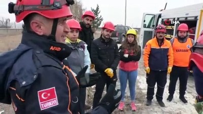  Kars’ta eksi 15 derece soğukta gönüllü eğitimi 
