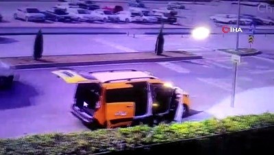 devlet hastanesi -  Kasksız motosiklet sürücüsü ölümden döndü... Motosiklet ile ticari aracın çarpıştığı kaza kamerada  Videosu