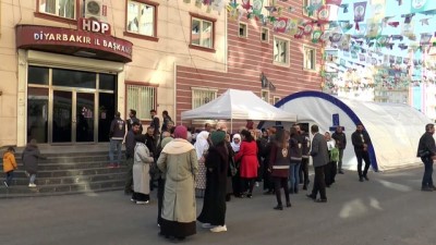gurbetci - Gurbetçilerden Diyarbakır annelerine destek  Videosu