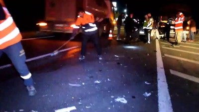 atik kagit - Tır otomobille çarpıştı: 1 ölü, 2 yaralı - KONYA Videosu