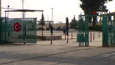 gumruk kapisi -  1 milyon Suriyeli'nin güvenli bölgeye geçeceği sınır kapısında temizlik çalışmaları başladı  Videosu