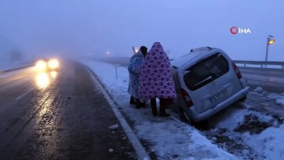 surgun -  Erzincan'da kar ulaşımda aksamalara neden oldu..Vatandaşlar battaniyelere sarıldı  Videosu