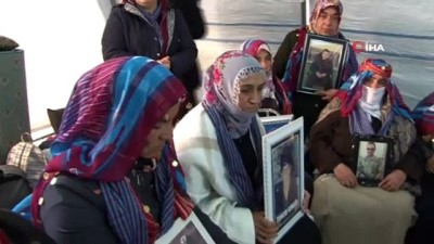  HDP önünde evlat nöbeti tutan ailelere bir destek de Trabzon’dan