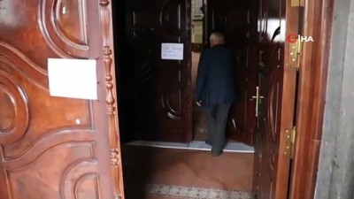  Hırsızlar camide musluk bırakmadı 