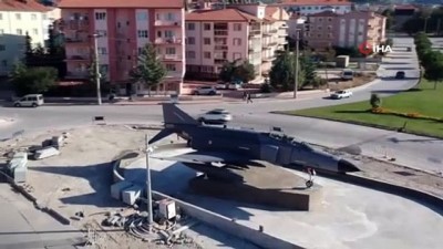 sehit kizi -  Şehit pilot Ayfer Gök'ün ismi, F-4 Fantom uçağı yerleştirilen kavşakla ölümsüzleşecek  Videosu