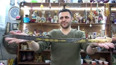 uttu -  Altın işlemeli 218 yıllık kılıcı otomobil fiyatına satışa çıkarttı  Videosu