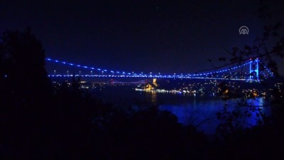 Fatih Sultan Mehmet Köprüsü, Dünya Çocuk Günü nedeniyle maviye büründü - İSTANBUL