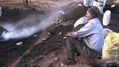 mangal komuru - Mangal kömürü işçilerinin 'ekmek' mücadelesi - KARAMAN  Videosu