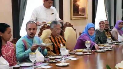 sunnet toreni - Şef Ömür Akkor, Malezya Kraliçesi'ne Türk mutfağını tanıttı - PUTRAJAYA  Videosu