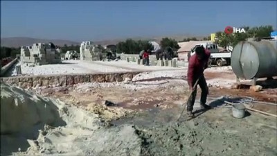 aria -  Suriye’de Erbakan'ın ismi verilen okul inşa ediliyor  Videosu