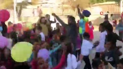  Suriye sınırında telafi eğitimi gören öğrenciler gönüllerince eğlendi 