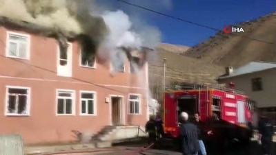 engelli vatandas -  Bayburt’ta bir evde çıkan yangında 3 kişi hayatını kaybetti  Videosu