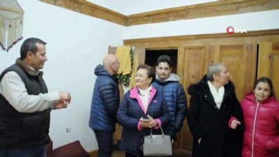 dinler -  Emine Erdoğan’ın kardeşi Hasan Gülbaran ve ailesinden Atatürk Evi’ne ziyaret  Videosu
