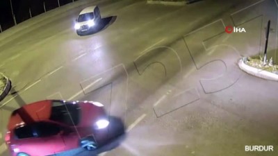 mobese -  Motosikletli sürücülerin ölümden döndüğü anlar kamerada  Videosu