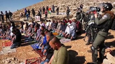 mermi -  - İsrail güçleri Filistinlilerin cuma namazı kılmasını engellemeye çalıştı Videosu