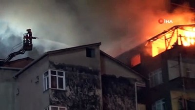 tup patladi -  Kağıthane’de 4 katlı binanın en üst katı alev alev yanarak küle döndü Videosu