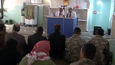  Tel Abyad'da Cuma namazı kılındı 