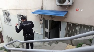 bicakli kavga -  İzmir’de bıçaklı kavga: 3 kişiyi yaraladı, polisten kaçamadı Videosu