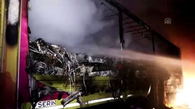 sinir kapisi - Belarus'a yük götüren tırın dorsesi sınır kapısına yaklaşırken yandı - EDİRNE  Videosu