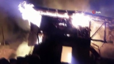 cami imami -  Gece çıkan yangın 6 evi küle çevirdi  Videosu