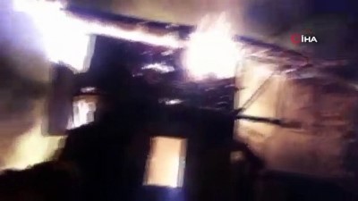 cami imami -  Gece çıkan yangın 7 evi küle çevirdi Videosu