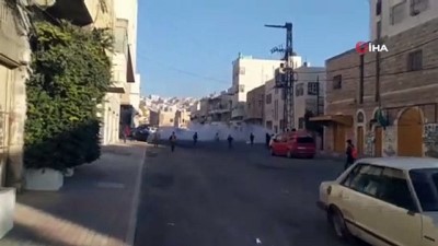 gaz bombasi -  - İsrail askerleri öğrencilere gaz bombası attı  Videosu