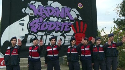 kadin astsubay - Kadın jandarmalar grafitiyle 'Kadına Şiddete Dur De' dedi Videosu
