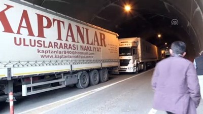 sinir kapisi - Sarp Sınır kapısında tır kuyruğu - ARTVİN  Videosu