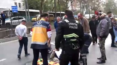 hastane -  Beyoğlu’nda yolun karşısına geçen adama motosiklet çarptı Videosu