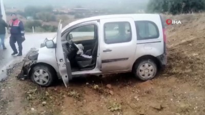 hastane -  Midibüs ile hafif ticari araç kafa kafaya çarpıştı: 1 yaralı Videosu