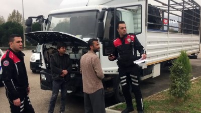 karayollari -  Karayollarına ait eşyaları çalan hırsızlar kaçamadan yakalandı  Videosu