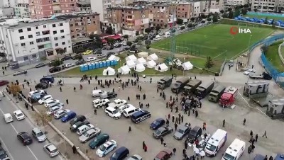  - Arnavutluk’ta bir deprem daha
- Deprem sonrası insanlar panikle açık alanlara çıktı
- Oluşturulan kamp alanı havadan görüntülendi 