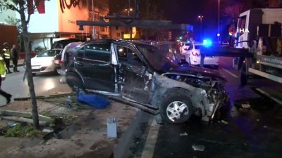 baros -  Beşiktaş Barbaros Bulvarı'nda otomobil bariyerleri parçaladı: 1 yaralı  Videosu